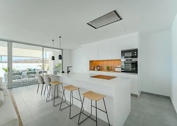 Estandar 7 - Casangular By Upper Вілла Адехе