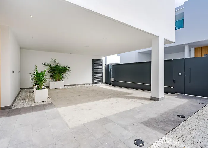 Estandar 7 - Casangular By Upper Вілла *