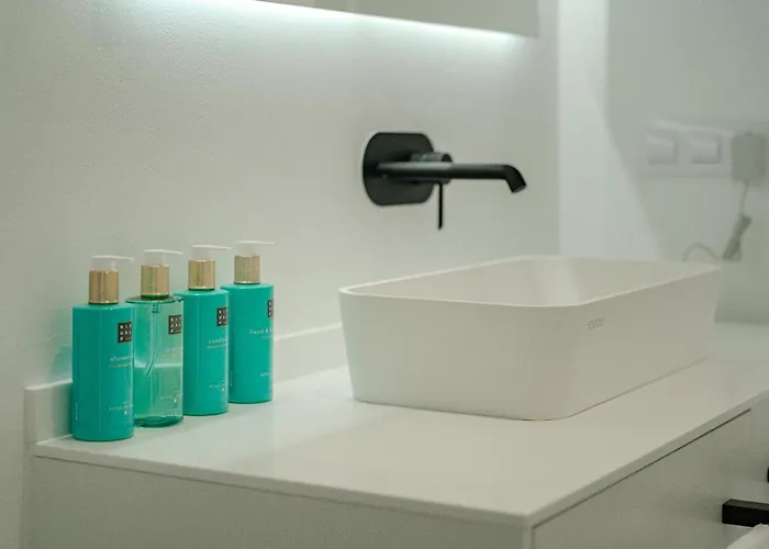 Estandar 7 - Casangular By Upper Вілла Адехе